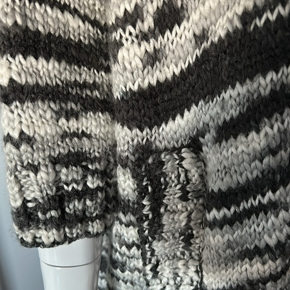 Gypsy 05 Hollywood Zip Cardigan w/pockets - Picture 15 of 15